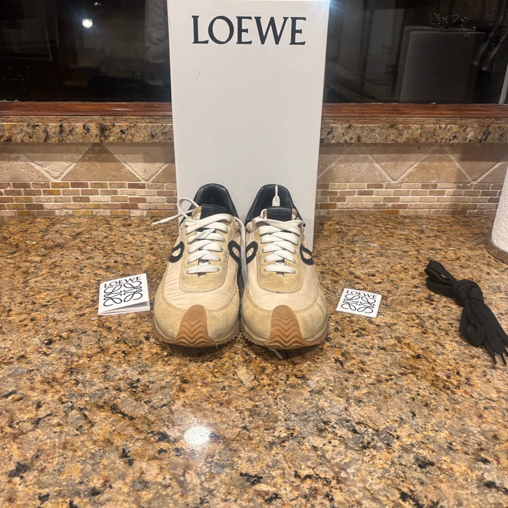 Loewe women’s sneakers Tan/blk sz 9 round toe lace up FLOW RUNNER suede/leather